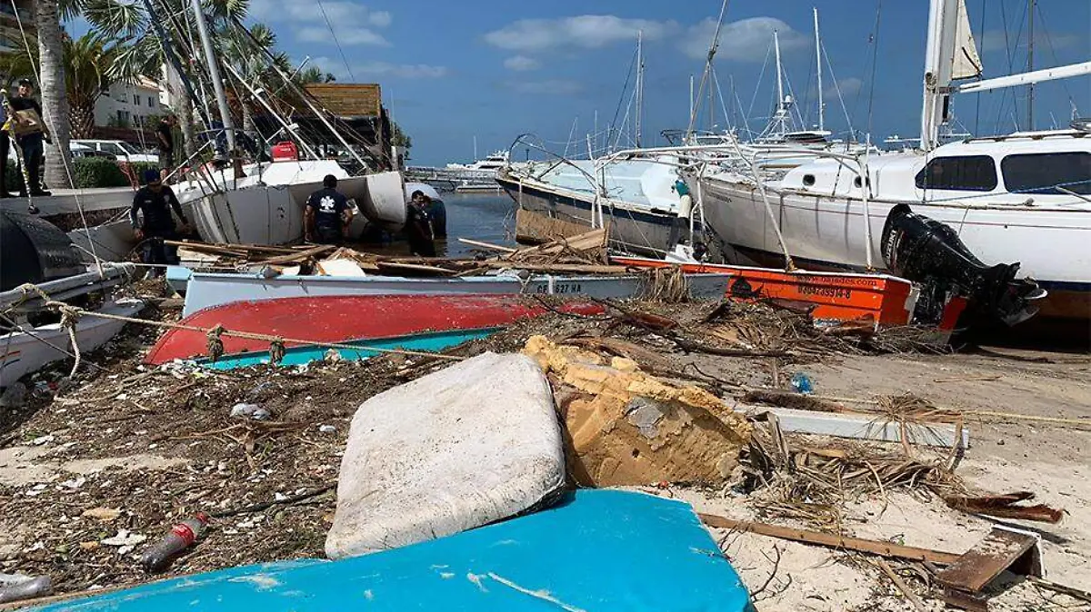 Embarcaiones tras paso de huracan norma 1